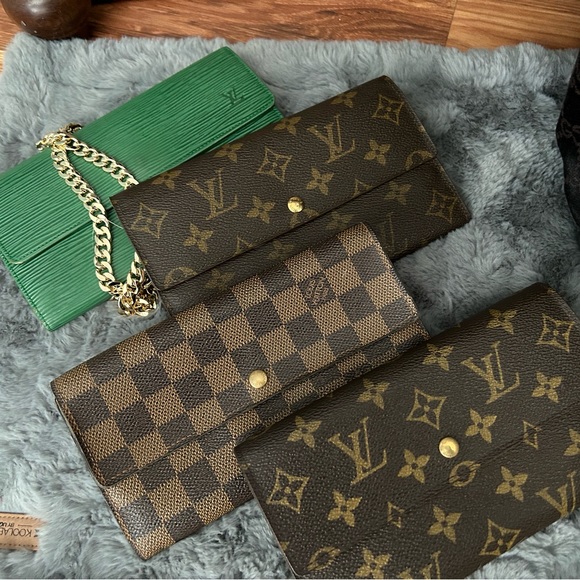 Louis Vuitton Wallets - Picture 2 of 2
